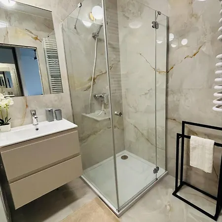 Lotus Impero Oddzielna Kuchnia 2 Garaz *