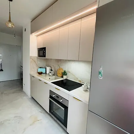 Lotus Impero Oddzielna Kuchnia 2 Garaz 아파트 오스트로웽카