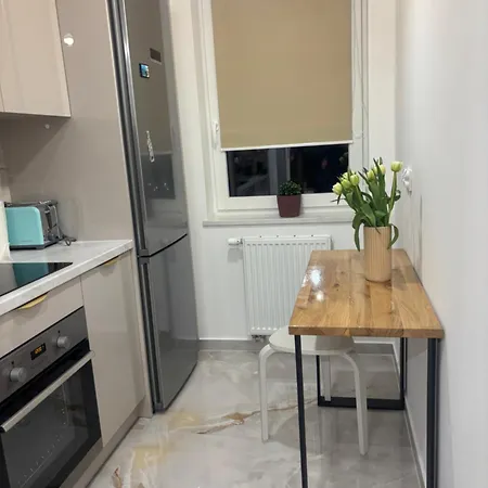 Lotus Impero Oddzielna Kuchnia 2 Garaz